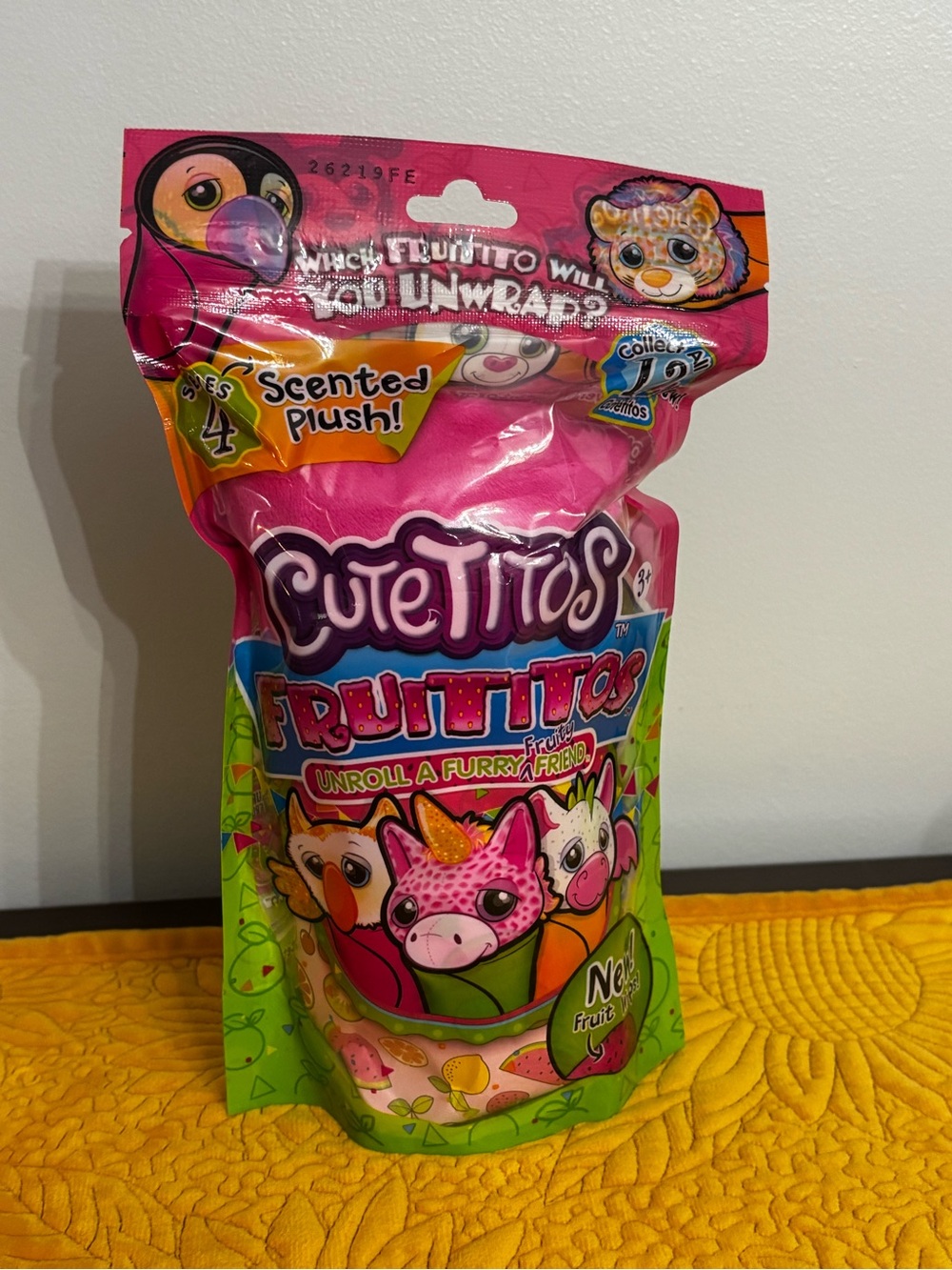 Cutetitos Fruittitos Series 4 Scented Plush Mystery Fruit Wraps NEW